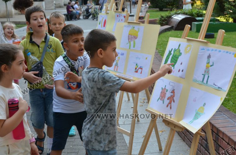 Изложба и награди на финала на „Лято в библиотеката“ в Хасково