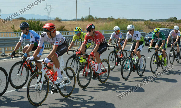 120 колоездачи минаха през Хасковско, затвориха пътища