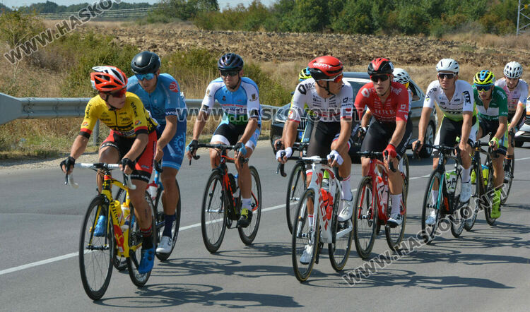 120 колоездачи минаха през Хасковско, затвориха пътища