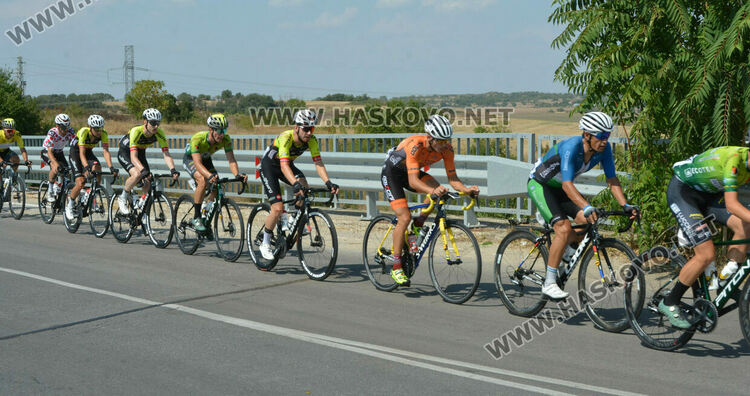 120 колоездачи минаха през Хасковско, затвориха пътища