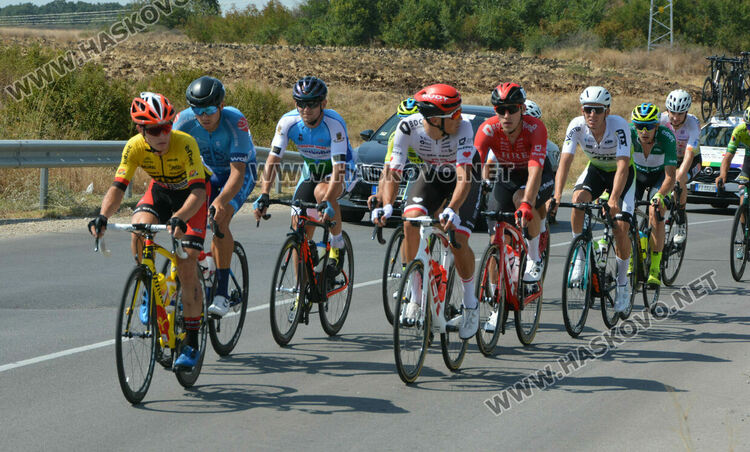 120 колоездачи минаха през Хасковско, затвориха пътища
