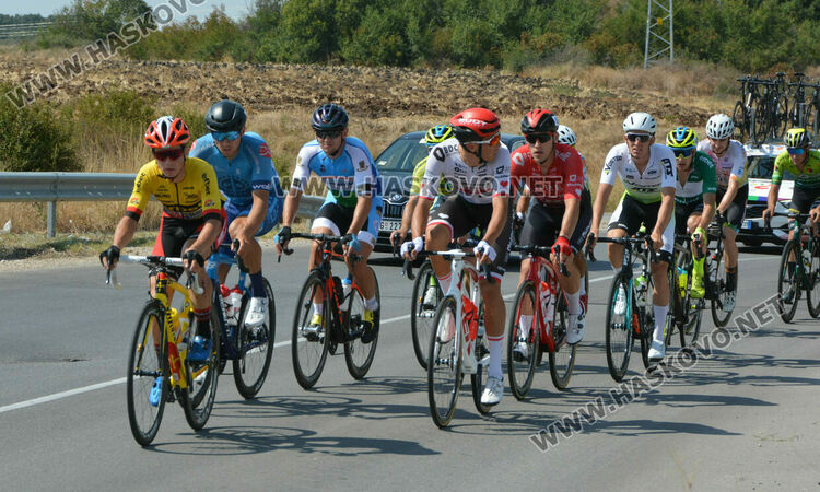 120 колоездачи минаха през Хасковско, затвориха пътища