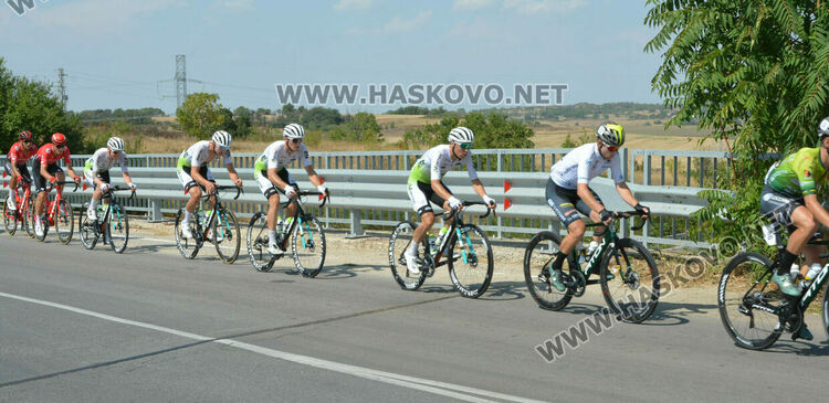 120 колоездачи минаха през Хасковско, затвориха пътища