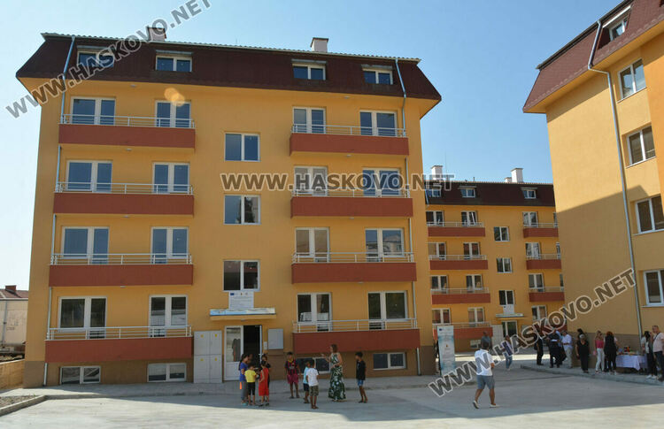 Откриха социалните блокчета в „Орфей“, започна приемът на документи