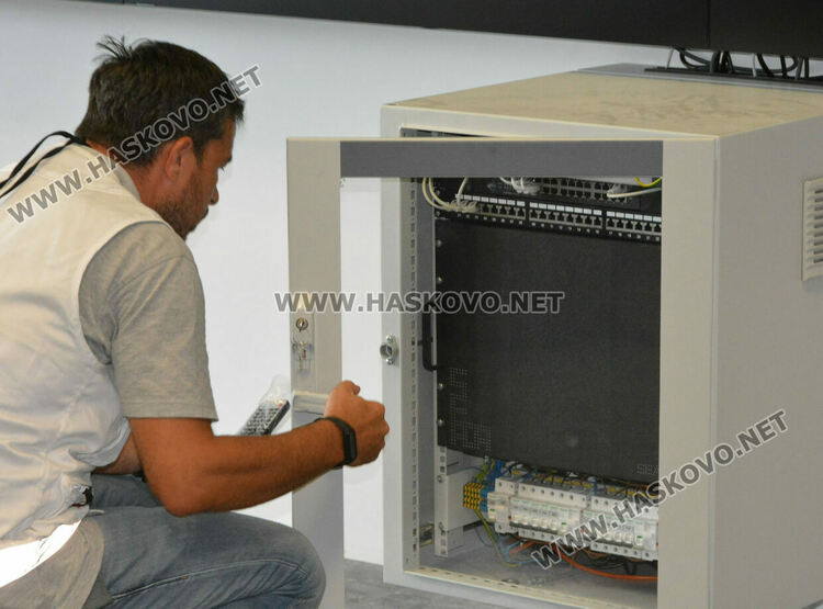 Министърът на МРРБ: Интерконекторът Гърция– България ще бъде пуснат преди 1 октомври