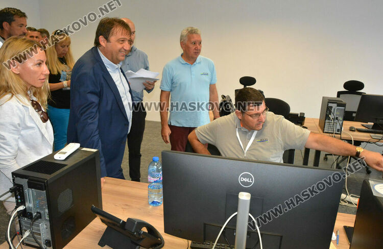 Министърът на МРРБ: Интерконекторът Гърция– България ще бъде пуснат преди 1 октомври