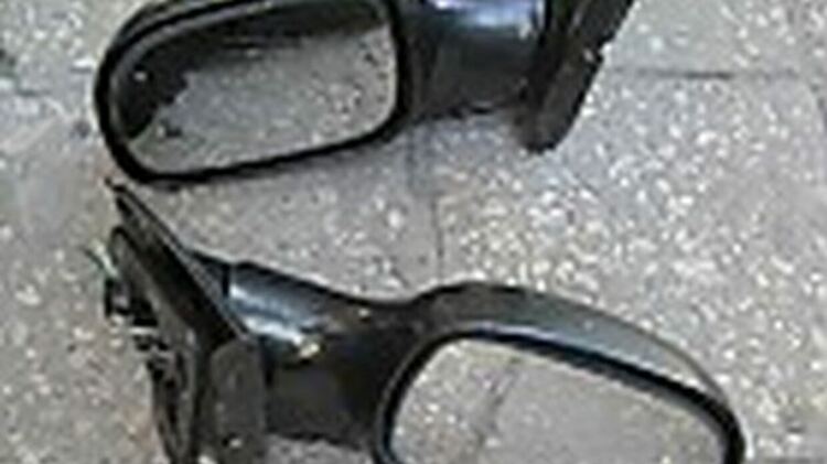 Вандалска акция в Кърджали,хлапета потрошиха страничните огледала на 10 автомобила