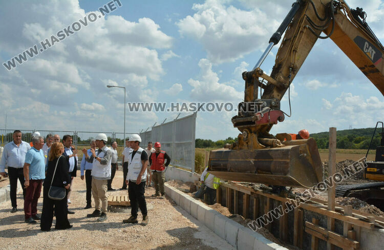 Министърът на МРРБ: Интерконекторът Гърция– България ще бъде пуснат преди 1 октомври