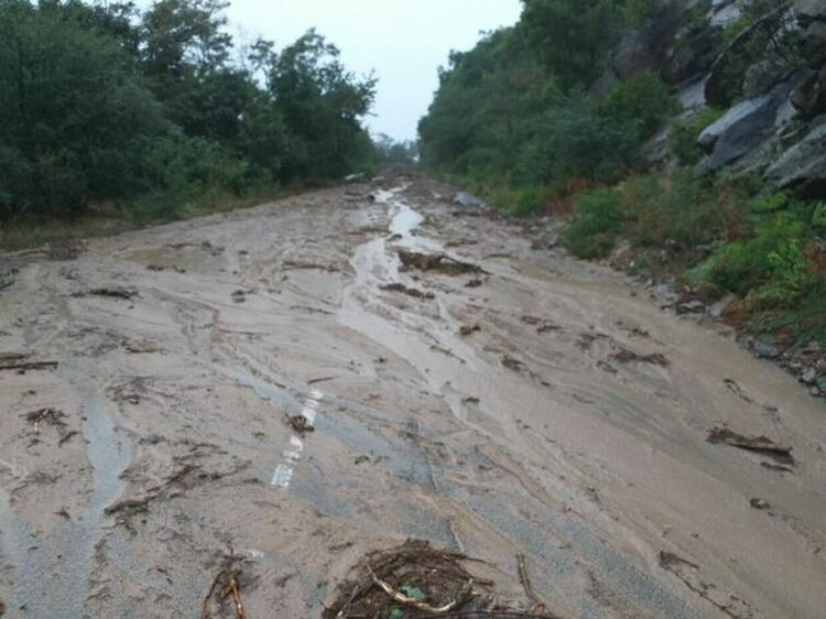 Евакуираха петима с хеликоптер от наводненото село Богдан