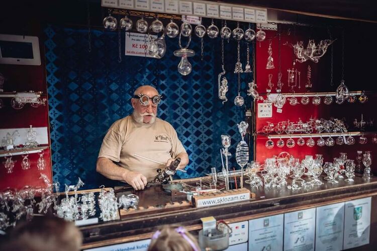 ТА “Звездица” представи българския фолклор на международен фестивал в Чехия