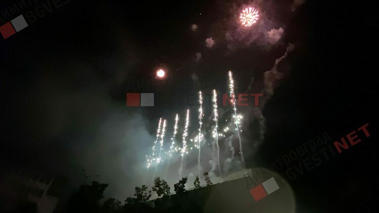 С уникално шоу и проливен дъжд стотици димитровградчани отпразнуваха 75-тия рожден ден на града