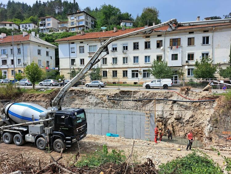 Изграждат нов мост в Мадан, който ще облекчи движението в центъра