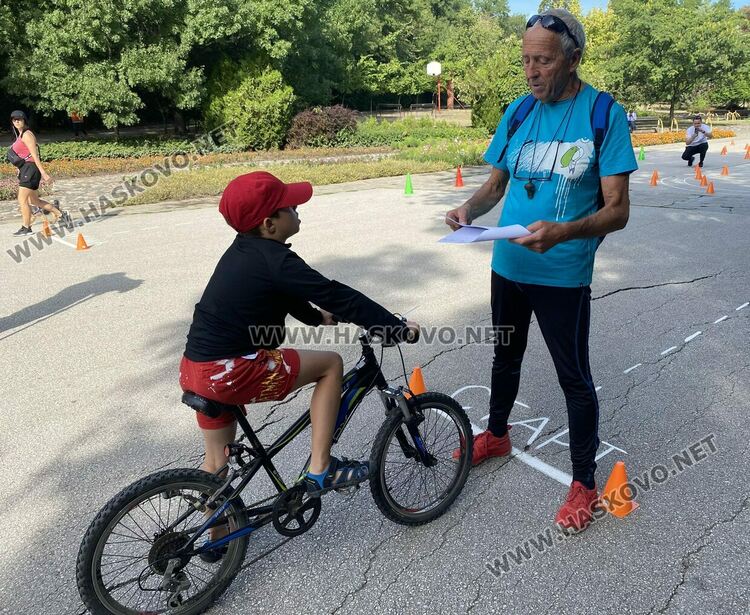 С приложно колоездене започна празничната програма за Деня на Хасково