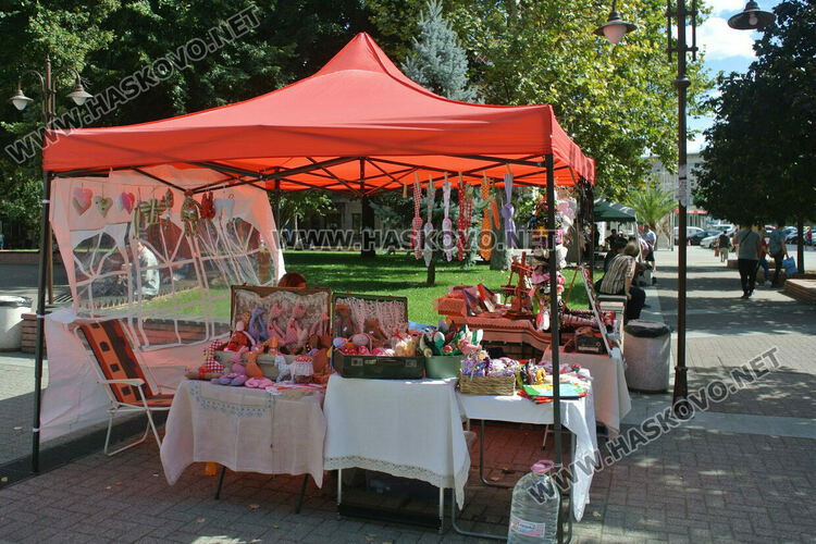 Уличка на занаятите в центъра на Хасково