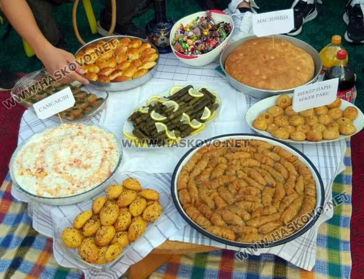 Представителите на три етноса във Войводово се събраха на празник на плодородието