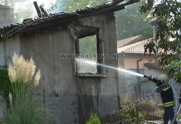 Къща изгоря в Тракиец