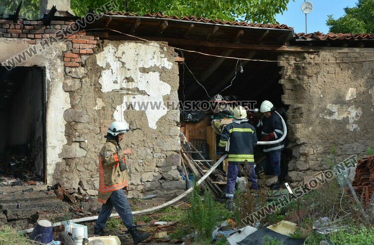Къща изгоря в Тракиец