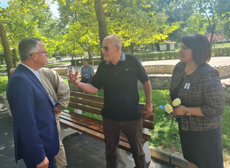 ДПС - Момчилград откри предизборната си кампания в парк "Нури Адалъ"