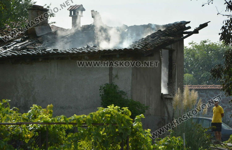 Къща изгоря в Тракиец