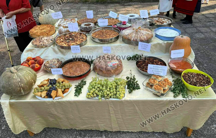 Представителите на три етноса във Войводово се събраха на празник на плодородието