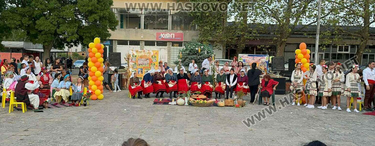 Представителите на три етноса във Войводово се събраха на празник на плодородието