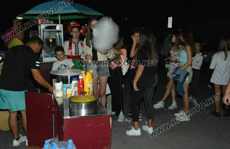 Хасковски ансамбли събраха почитатели на фолклора