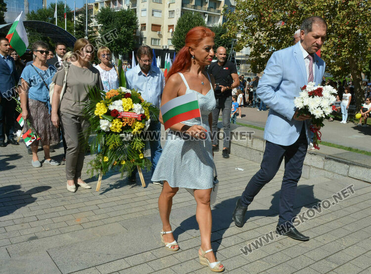 Хасково чества 137 г. от Съединението на България, изви се голямо хоро