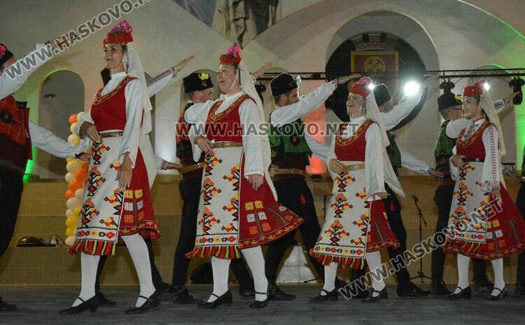 Хасковски ансамбли събраха почитатели на фолклора