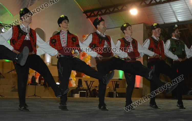 Хасковски ансамбли събраха почитатели на фолклора