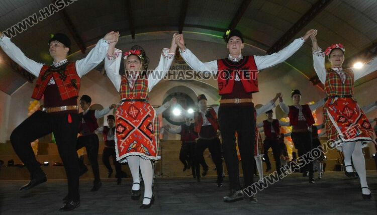 Хасковски ансамбли събраха почитатели на фолклора