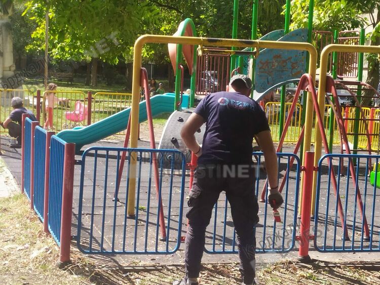 Обновиха детската площадка в Попската градинка след публикация на Кърджали бг вести