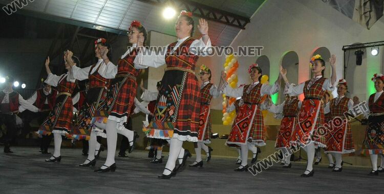 Хасковски ансамбли събраха почитатели на фолклора