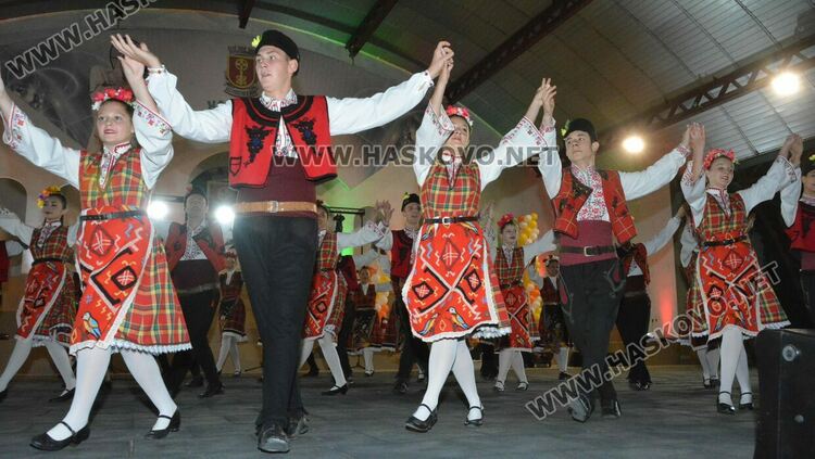 Хасковски ансамбли събраха почитатели на фолклора
