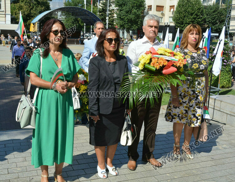 Хасково чества 137 г. от Съединението на България, изви се голямо хоро