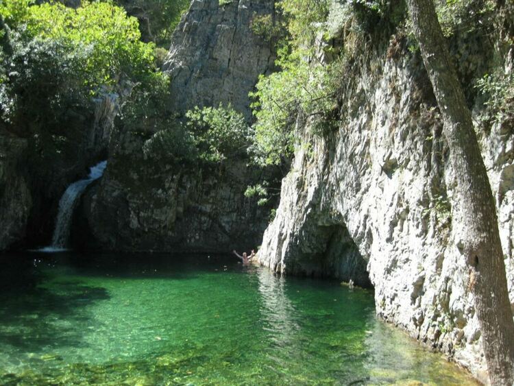 Първомайци изкачиха Фенгари по пълнолуние