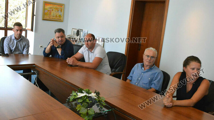 Община Хасково и българско училище в Гърция подписаха меморандум за сътрудничество