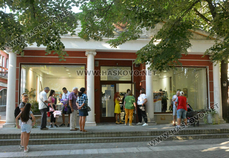 Автори от цялата страна запечатаха дъха на Хасково в своите картини