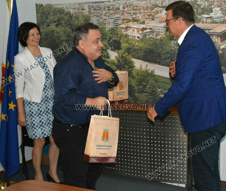 Община Хасково и българско училище в Гърция подписаха меморандум за сътрудничество
