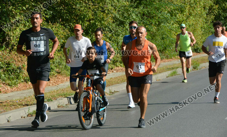 Георги Гергов за втори път спечели кроса от Димитровград до Хасково