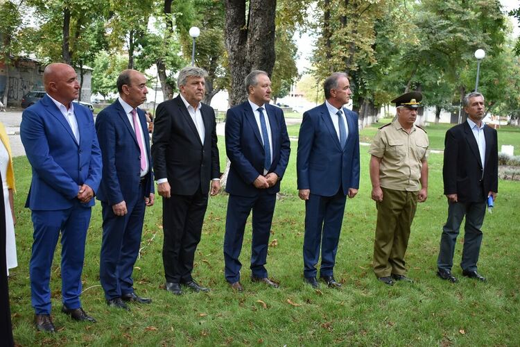 Асеновград отпразнува годишнината от Съединението и откриването на обновения площад (снимки)