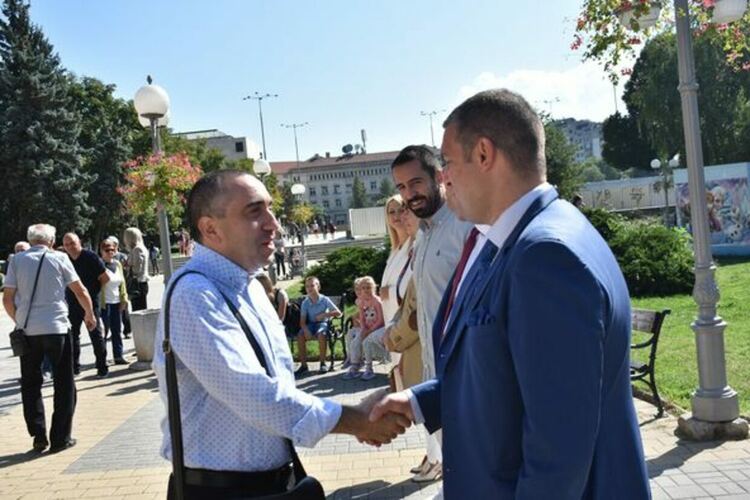 Перник отбеляза 137-та годишнина от Съединението на Княжество България и Източна Румелия 