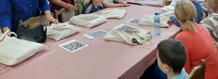 Украински деца и техните майки се занимаваха с различни дейности през лятото