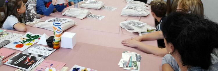 Украински деца и техните майки се занимаваха с различни дейности през лятото