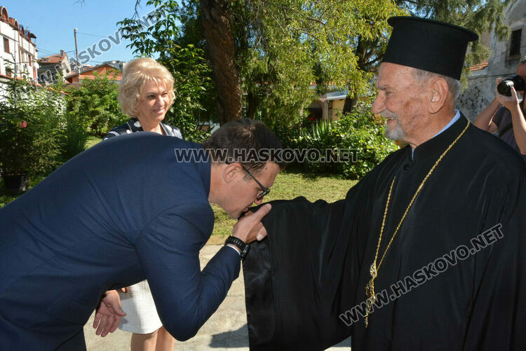 Молебен за мир и благоденствие отслужиха в катедралния храм на Хасково