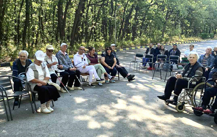 Празник за възрастните в „Кенана“ за Деня на Хасково