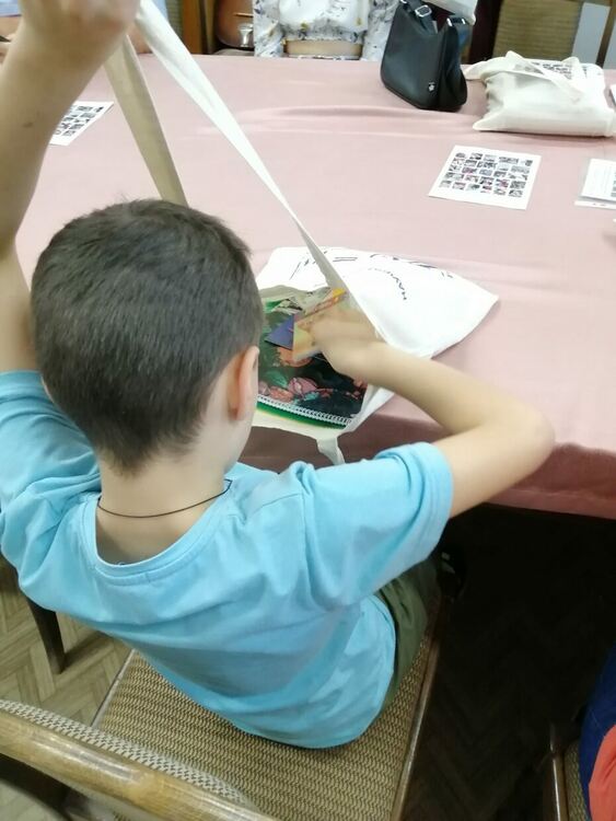 Украински деца и техните майки се занимаваха с различни дейности през лятото