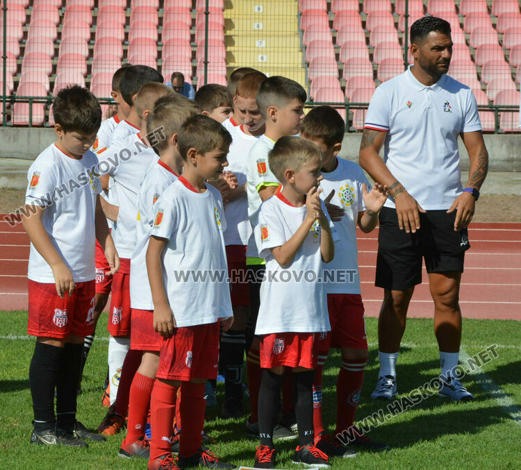 Млади футболисти от 8 отбора се включиха в Международен турнир в Хасково