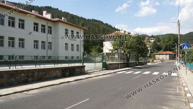 Готови ли са училищата за новата учебна година? Ще има ли онлайн обучение заради липсата на отопление