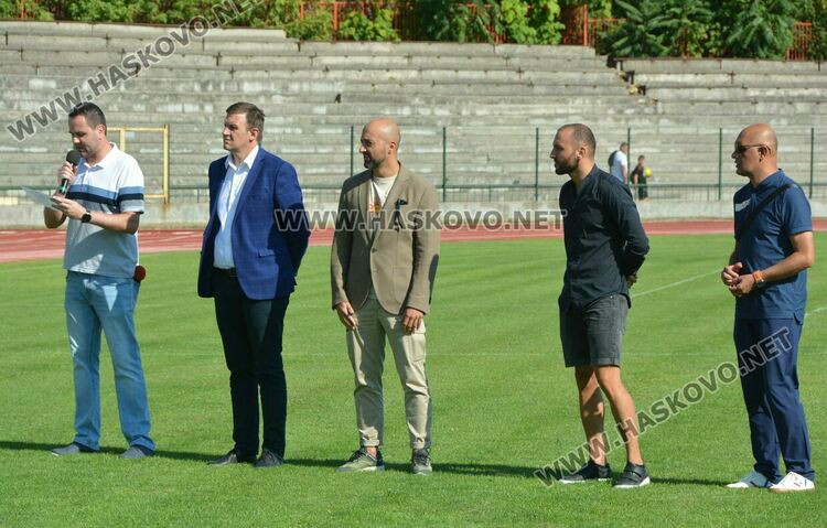 Млади футболисти от 8 отбора се включиха в Международен турнир в Хасково