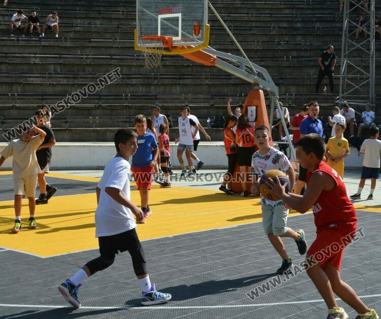 Стрийтбол маратон в Хасково, финалите при мъжете с награден фонд